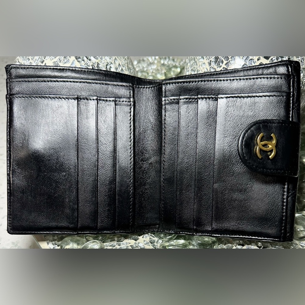 Chanel Black Vintage quilted Compact Wallet with Gold Logo (COA) included! - Picture 7 of 13